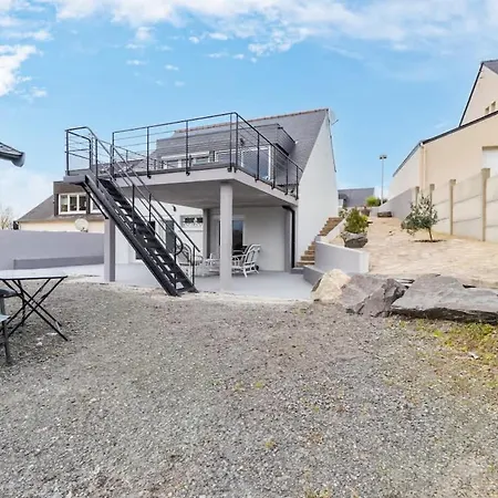 Holiday home Maison Avec Terrasse Proche Et Port De *
